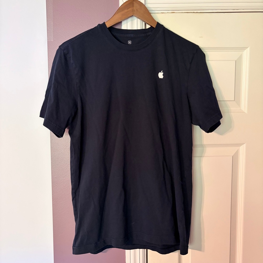 Apple T-Shirt Medium Minimalist Black Tech Corporate Employee Logo Tee